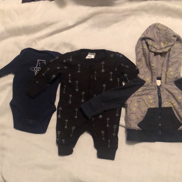 New Born Boy Long and Short Sleeve Onesies - Picture 4 of 4